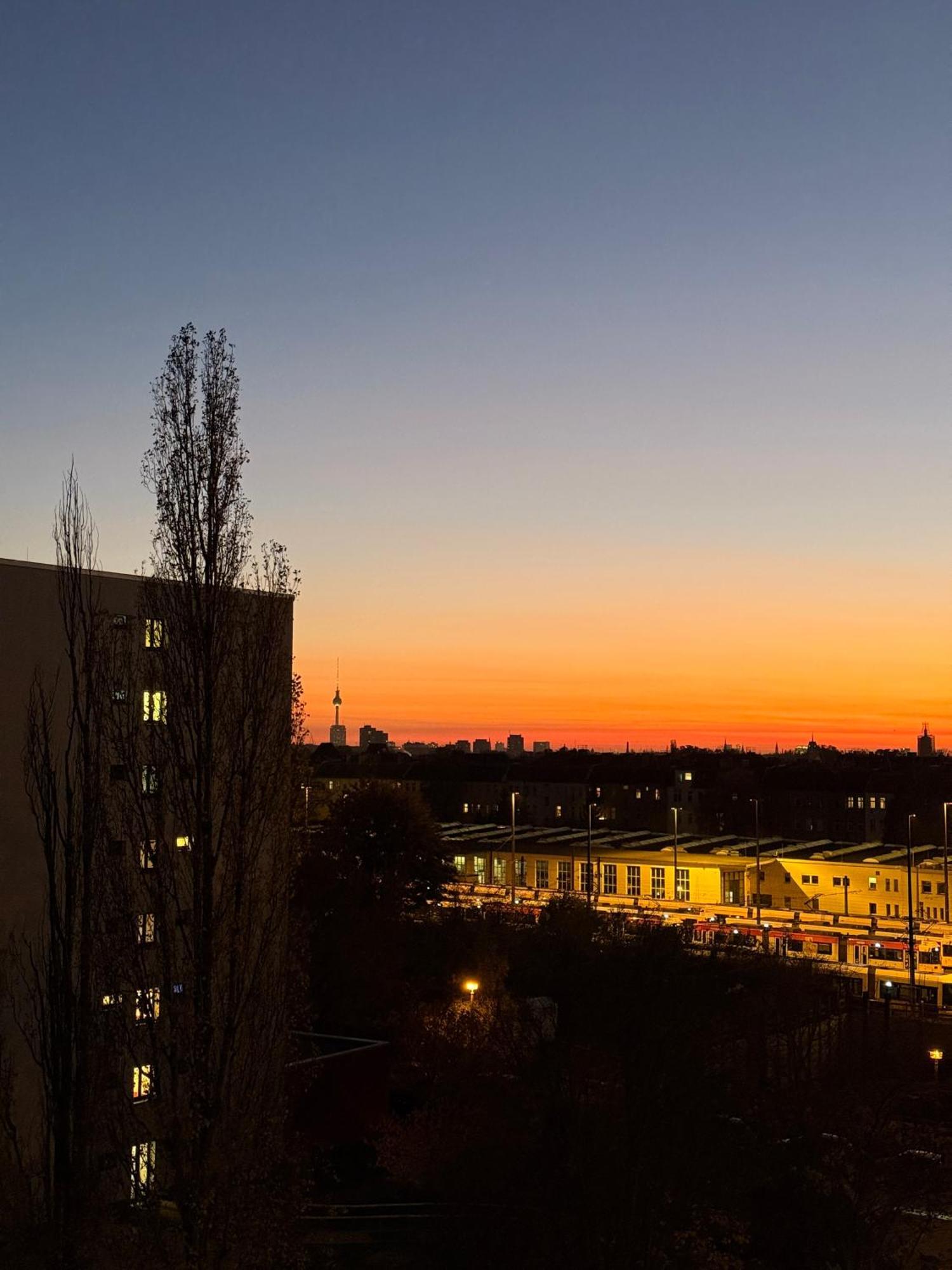 Mint Apartment Ueber Der Stadt Parken Kueche Wifi Berlin Kültér fotó